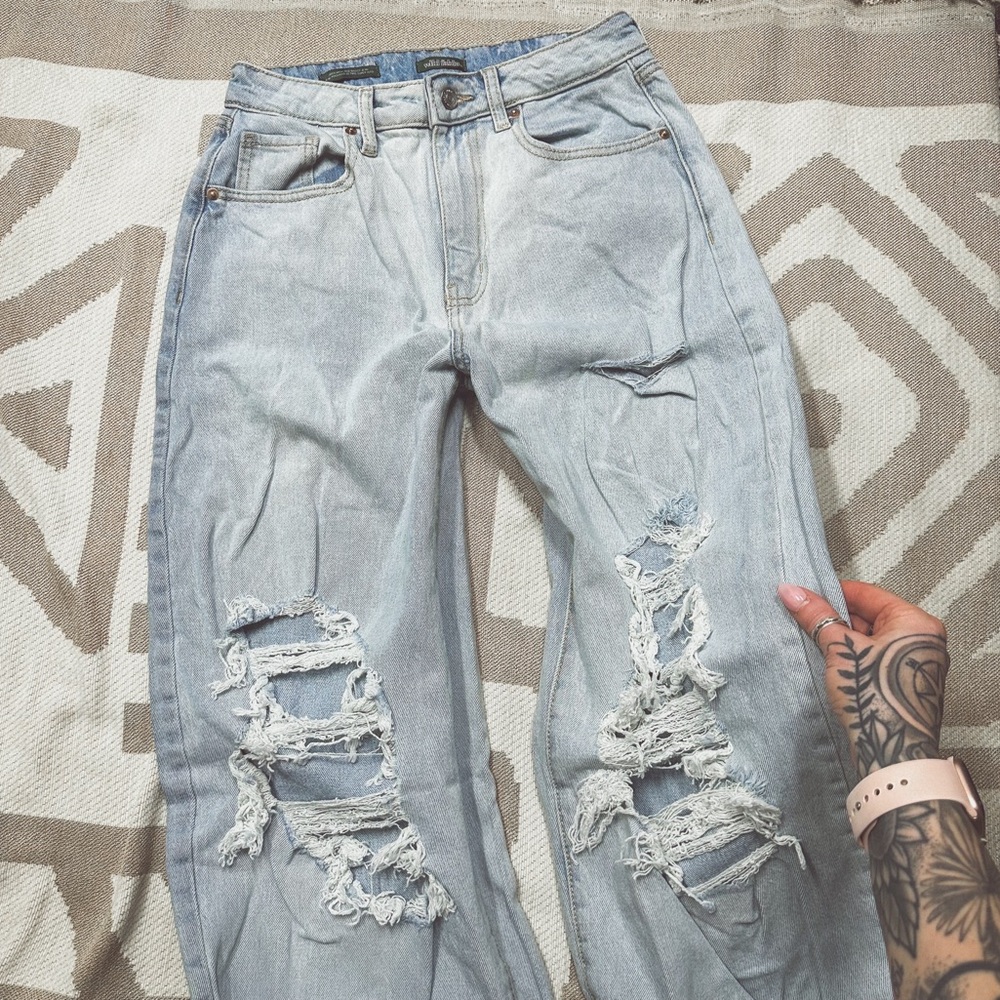 Wild Fable super high rise baggy Jean heavily distressed 25 / 0 R